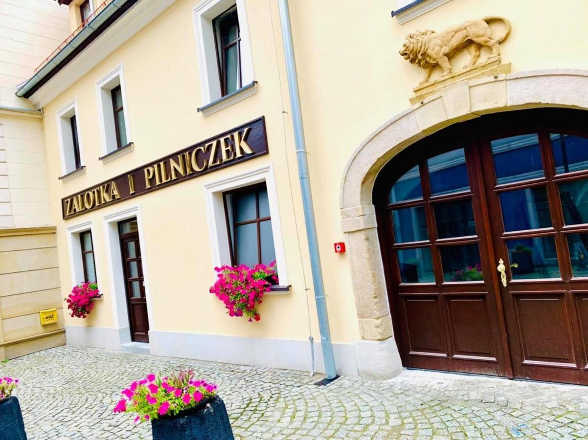 Apartament W Samym Sercu Miasta Z Darmowym Parkingiem Pod Zlotym Lwem -Hotel VI Kłodzko Eksteriør bilde