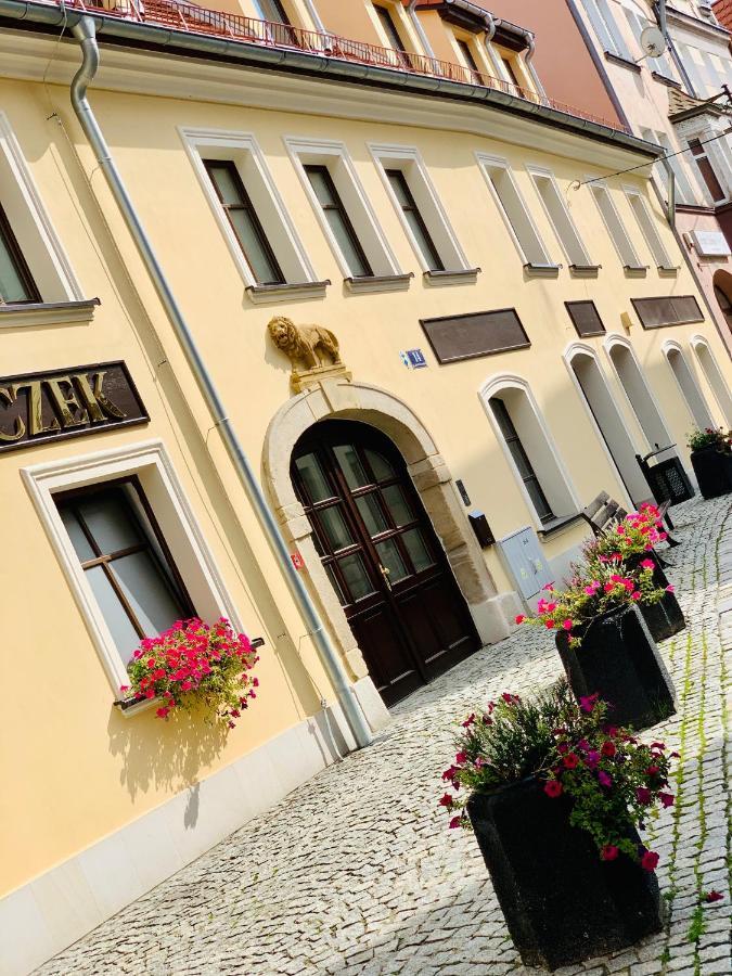 Apartament W Samym Sercu Miasta Z Darmowym Parkingiem Pod Zlotym Lwem -Hotel VI Kłodzko Eksteriør bilde